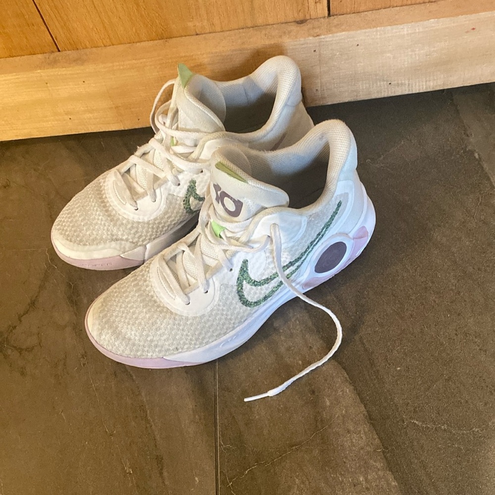 KD Nike Sneakers US Size 7.  Only worn indoors